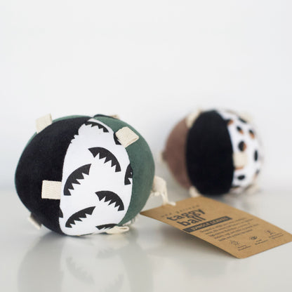 Wee Gallery Organic Cotton Taggy Ball With Rattle - Jungle 4"